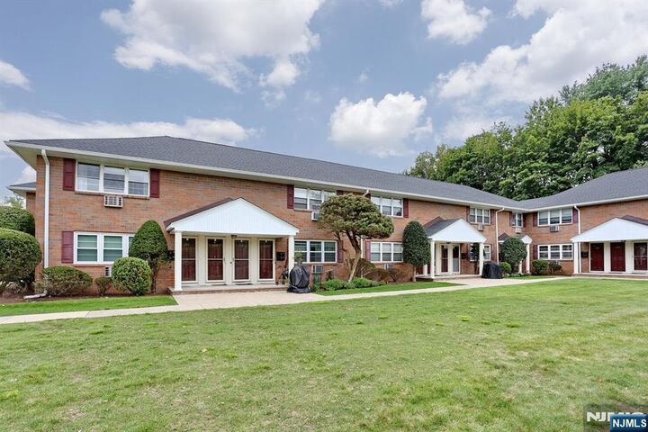 Property Photo:  149 N Maple Avenue 3149  NJ 07656 