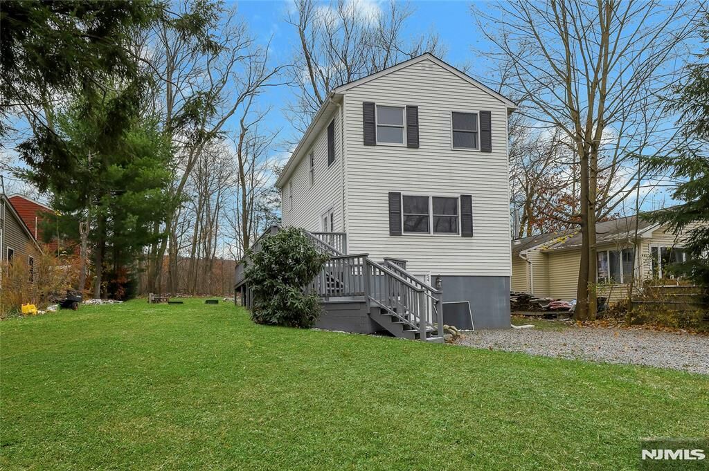 Property Photo:  54 Race Track Drive  NJ 07421 