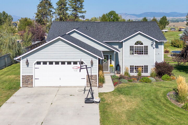 Property Photo: 724 Rising Sun Lane MT 59870