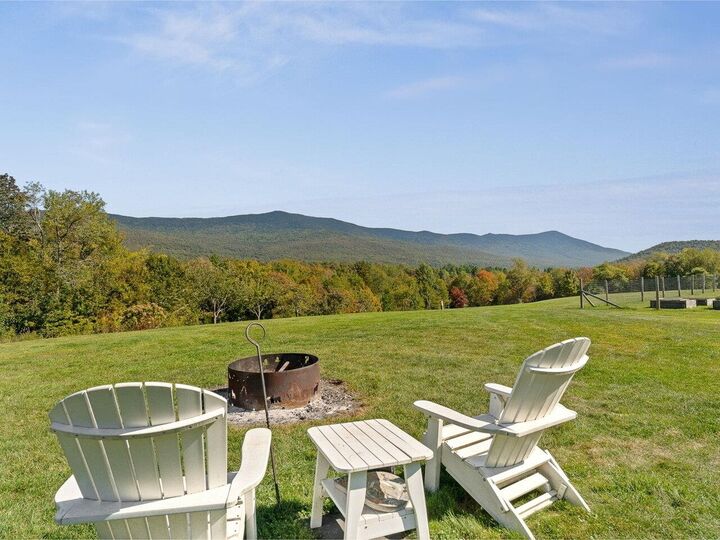 Property Photo:  242 Meadow Brook Drive  VT 05487 