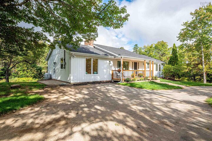 Property Photo: 463 South Rawdon Road NS B0N 1Z0