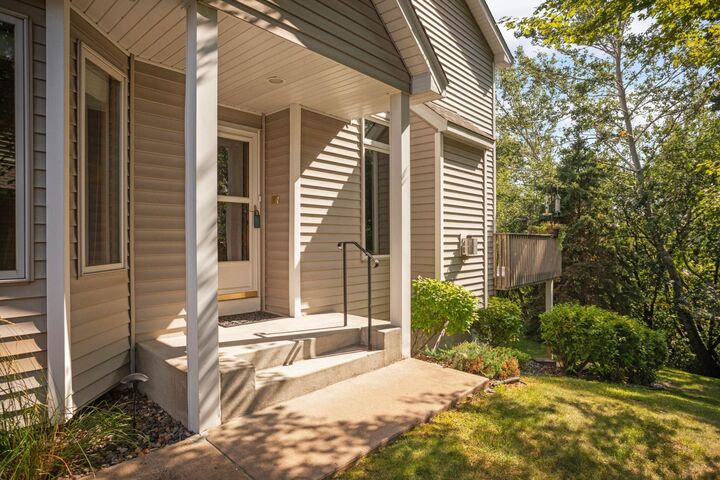 Property Photo:  4217 Bristol Run  MN 55126 