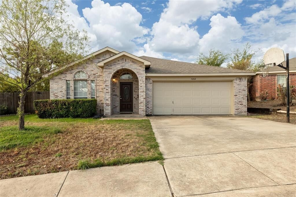 Property Photo:  7208 Stonegate Drive  TX 76126 