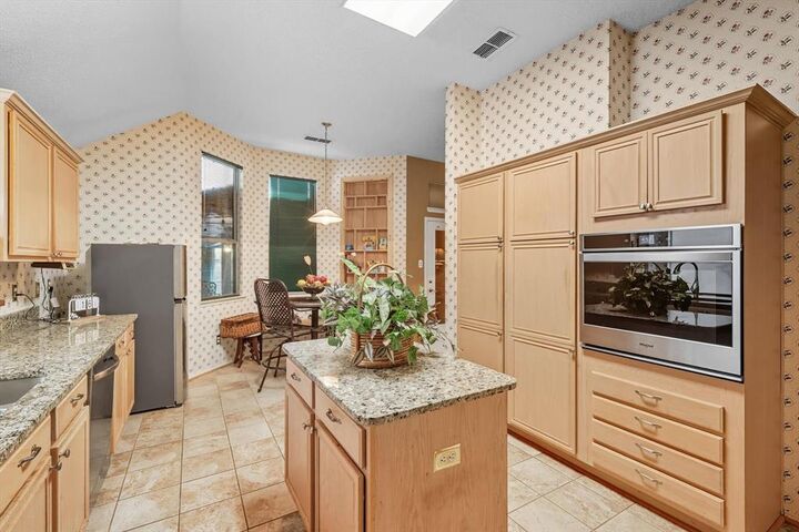 Photo de la propriété: 708 Willington Drive TX 76018