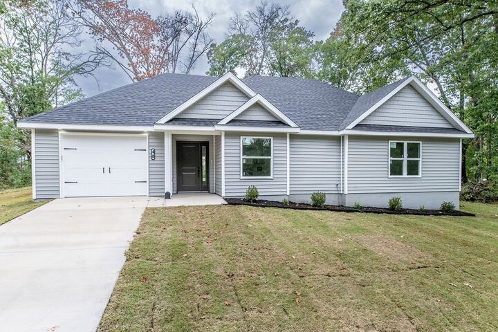 Property Photo: 40 Dirleton Drive AR 72715