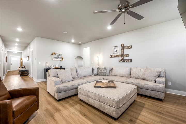 Property Photo:  2220 Langford Street  AR 72751 