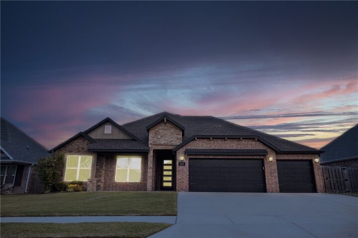 Property Photo:  1420 Florentine Road  AR 72719 