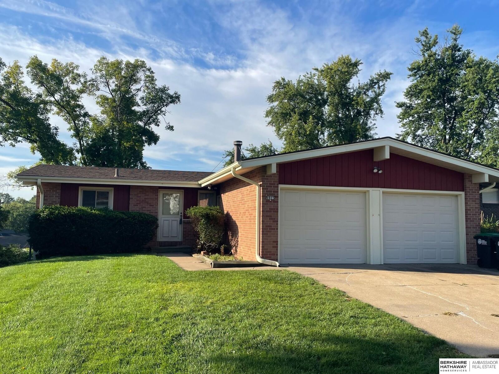 Property Photo: 9823 Ruggles Street NE 68134