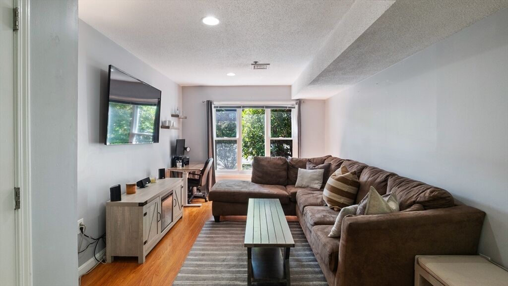 Property Photo:  4 Duck Pond Rd 218  MA 01915 