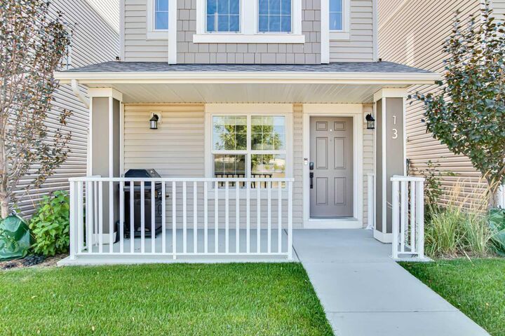 Property Photo: 1407 3 Street SE 13 AB T1V 0J9