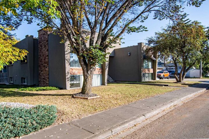Property Photo: 3737 50 Street C AB T4N 1V9