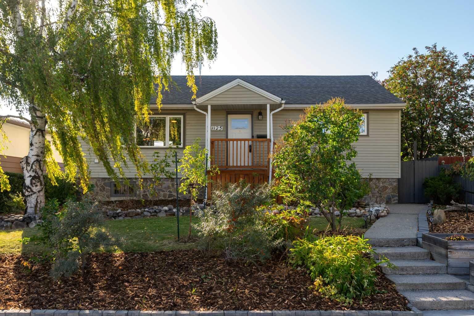 Property Photo:  1125 40 Street SW  AB T3C 1W6 