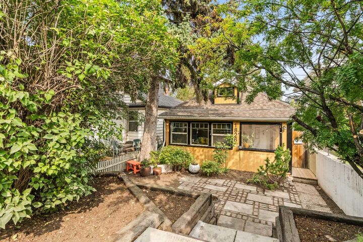 Property Photo:  1826 28 Avenue SW  AB T2T 1J8 