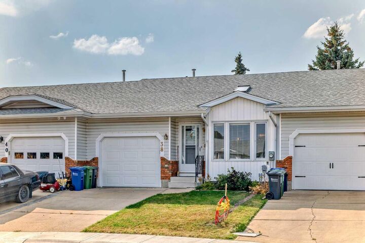 38 Cosgrove Close  Red Deer AB T4P 2W4 photo