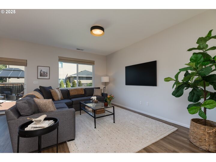 Property Photo:  33279 SW Havlik Dr  OR 97056 