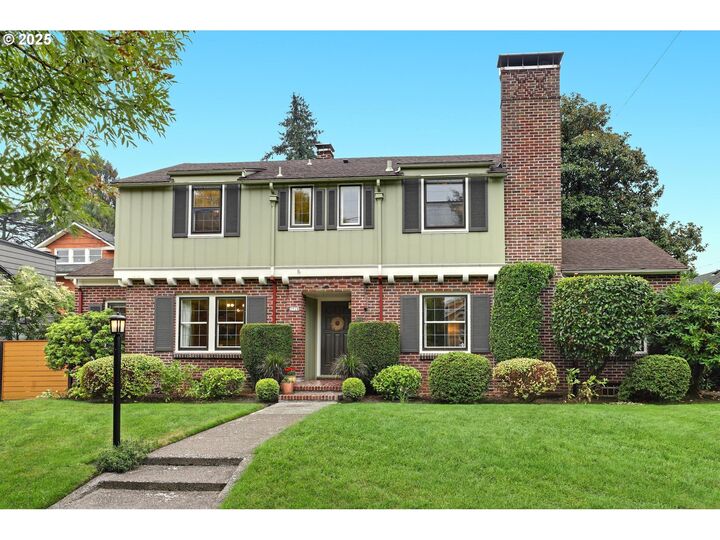 Property Photo:  2928 NE Dunckley St  OR 97212 