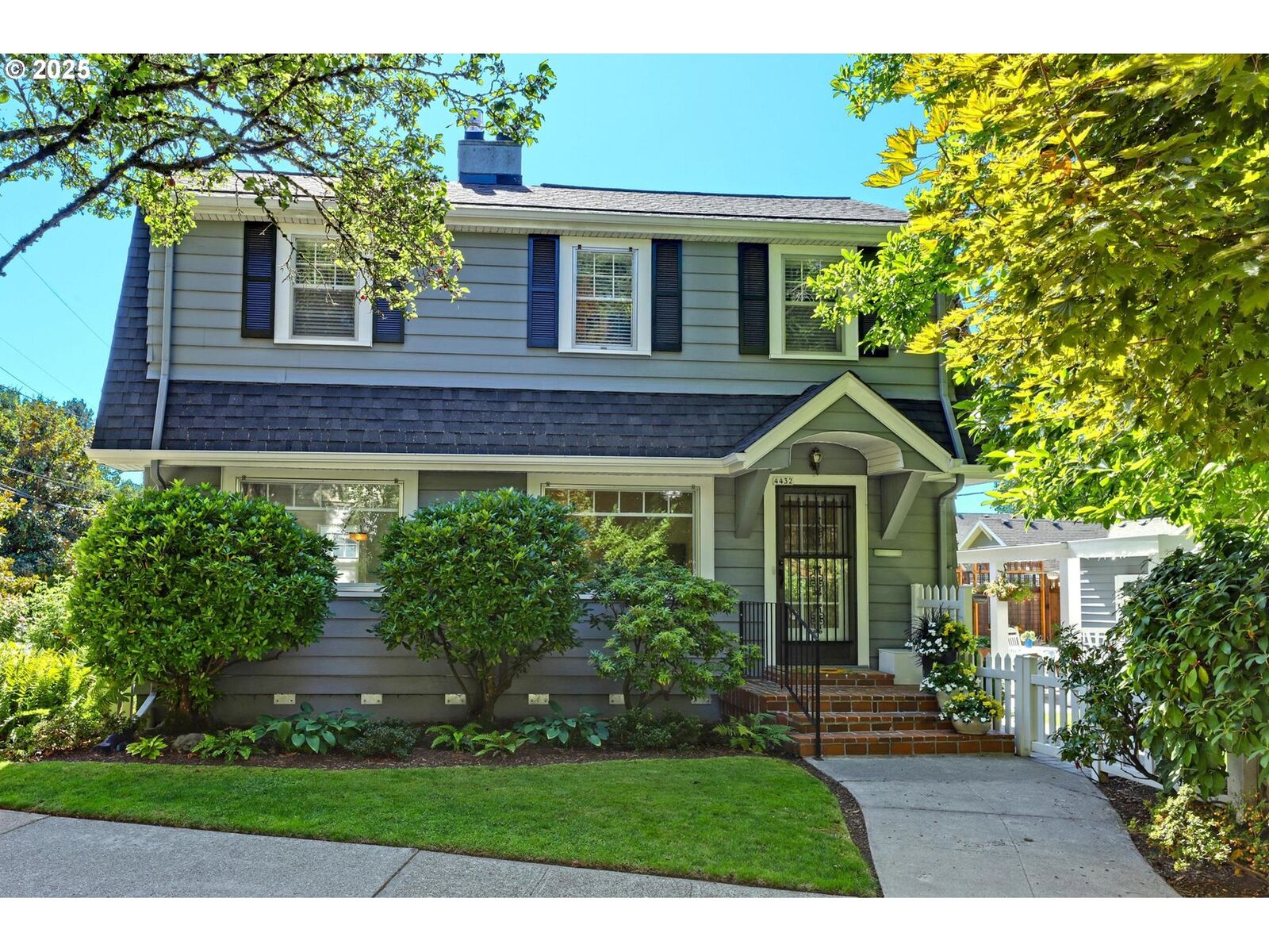 Property Photo:  4432 NE Wistaria Dr  OR 97213 