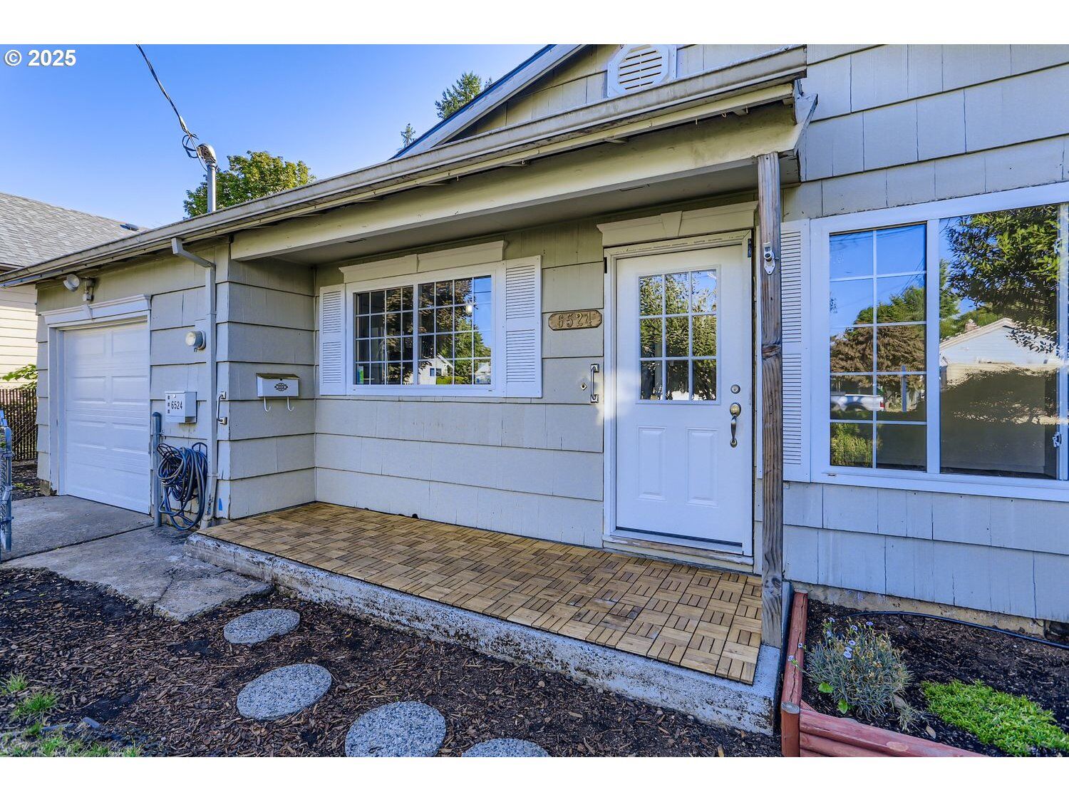 Property Photo:  6524 SE 86th Ave  OR 97266 