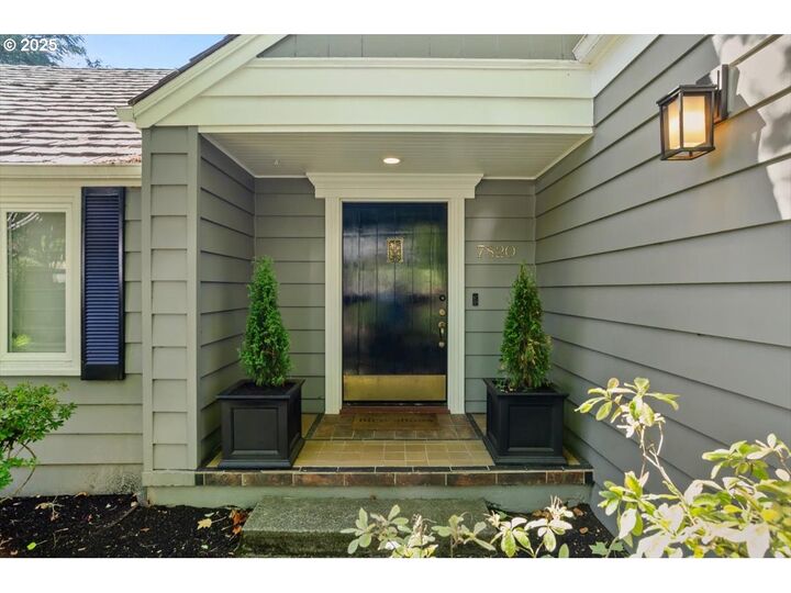 Property Photo:  7820 SW Linden Rd  OR 97225 