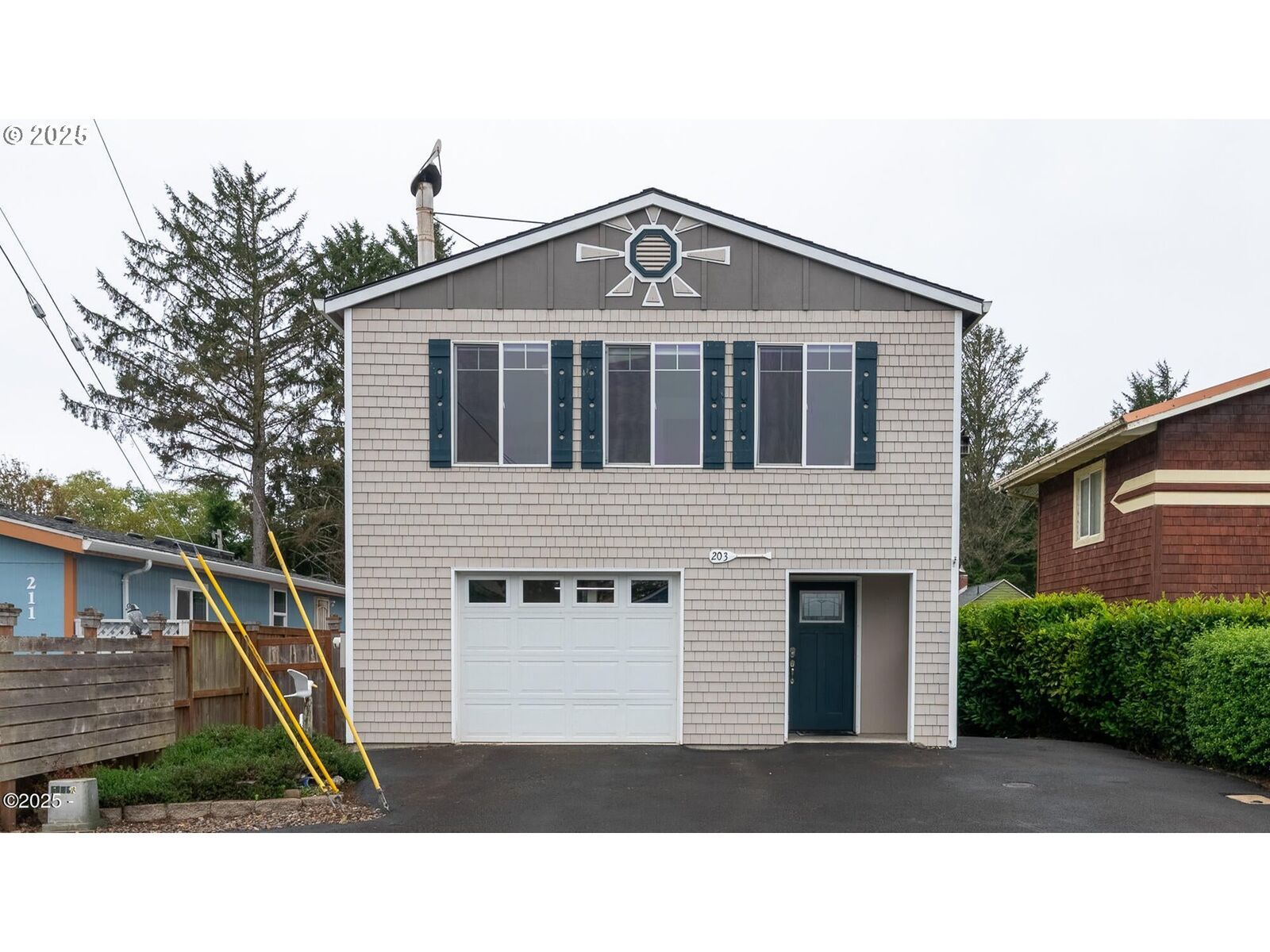 Property Photo: 203 SE Surf Ave OR 97367