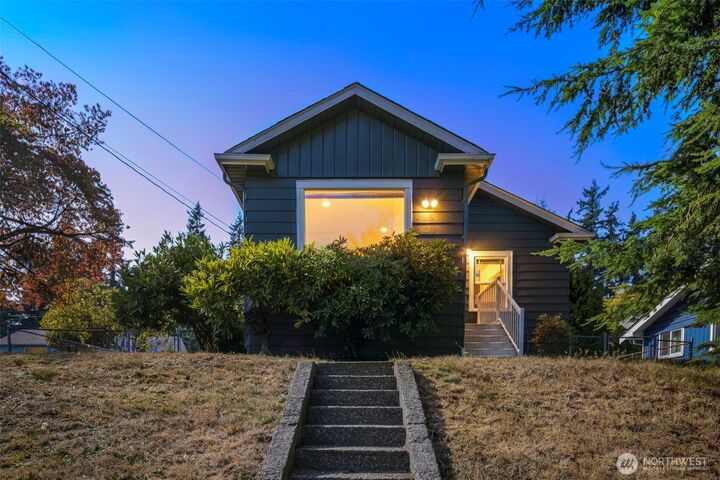 Property Photo:  5620  Wetmore Avenue A  WA 98203 