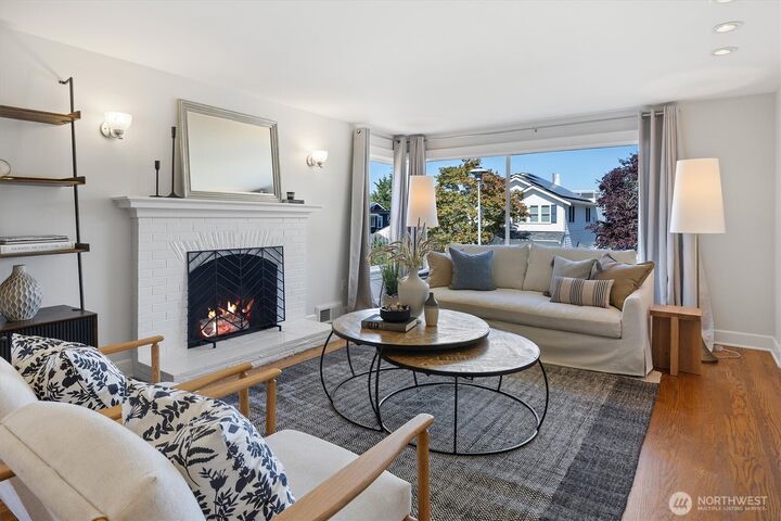 Property Photo:  6023 NE 61st Street  WA 98115 