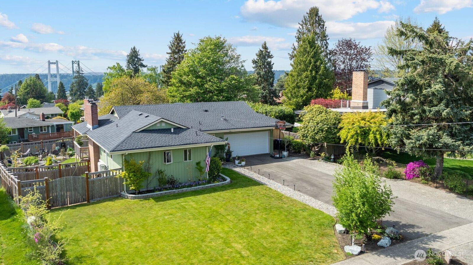 Property Photo:  1122 N Skyline Drive  WA 98406 