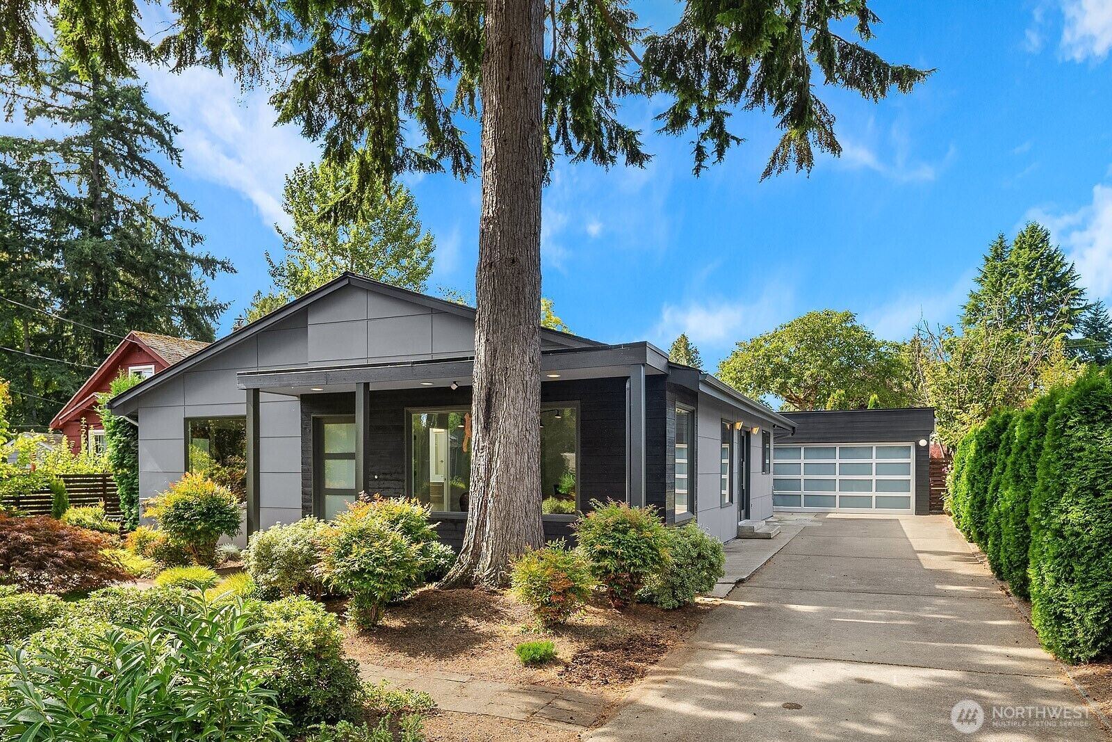 Property Photo:  11519  17th Avenue NE  WA 98125 
