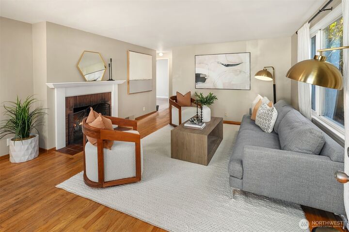Property Photo:  2015 N 143 Street  WA 98133 