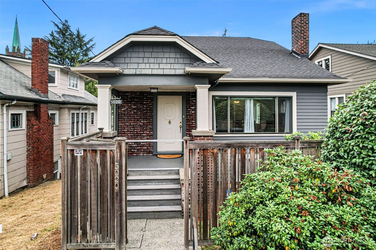 Property Photo: 5020 7th Ave NE WA 98105