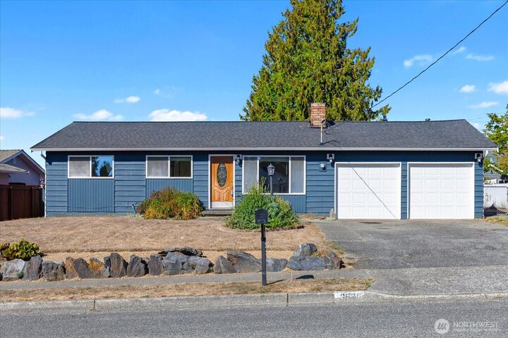 Property Photo: 6921 188th Place SW WA 98036