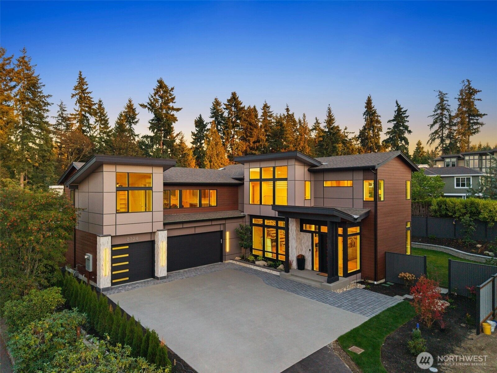 Property Photo:  8724  126th Avenue NE  WA 98033 