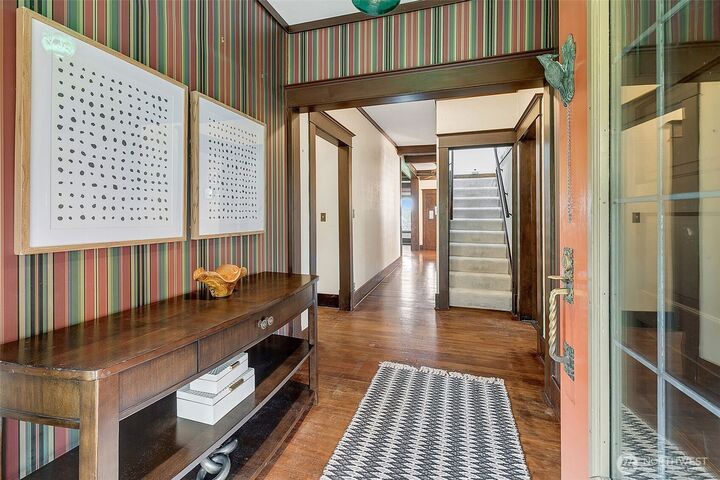 Property Photo:  9733  Arrowsmith Avenue S  WA 98118 