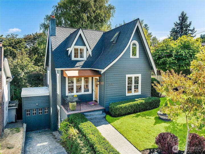 2520  Warren Avenue N  Seattle WA 98109 photo