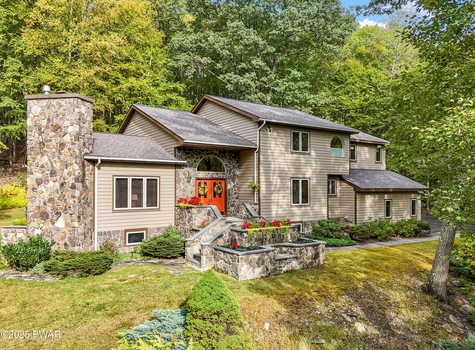 Property Photo:  134 Rosewood Drive  PA 18426 