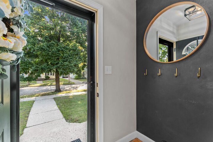 Property Photo: 1821 N Harriman Street WI 54911-2722