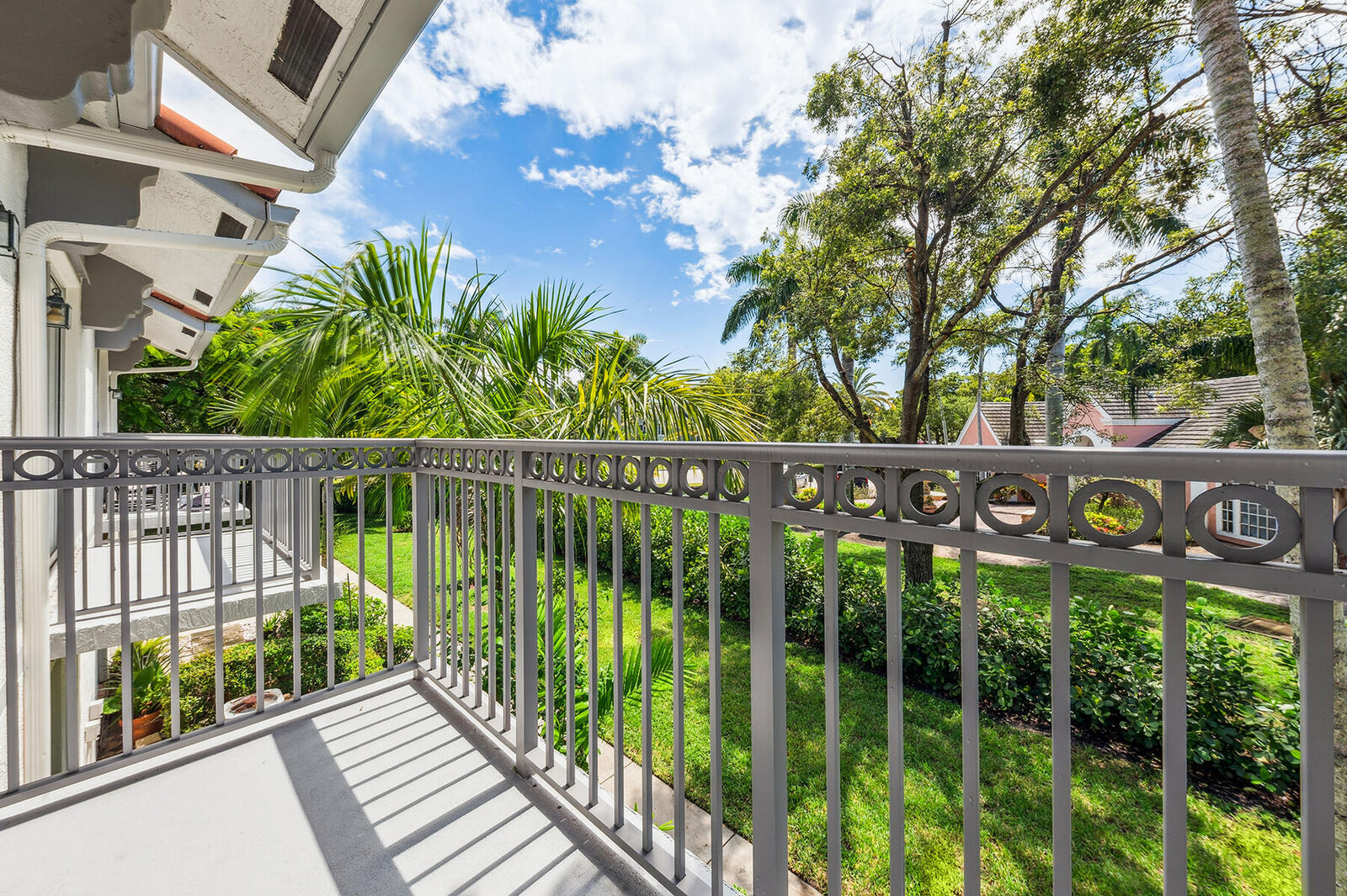 Property Photo:  2020 Alta Meadows Lane 504  FL 33444 