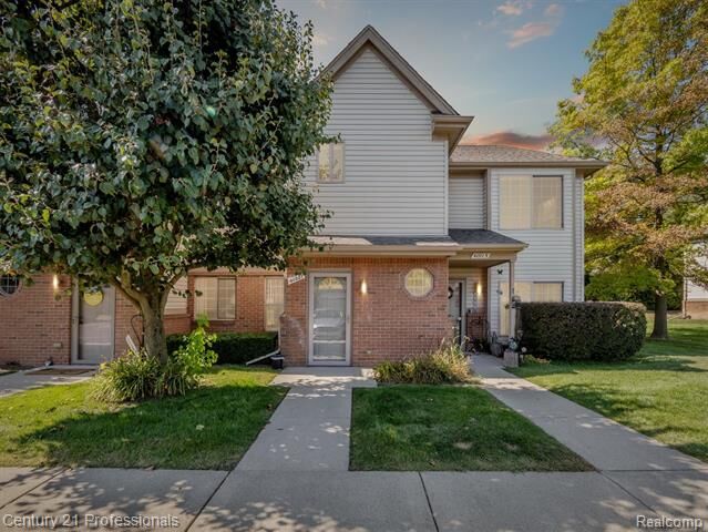 Property Photo:  41027 Rose Lane  MI 48036 
