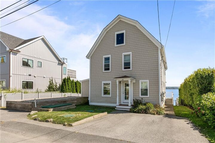 Property Photo:  38 Aquidneck Avenue  RI 02871 