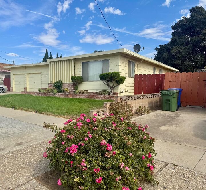 518 Main Street  Soledad CA 93960 photo