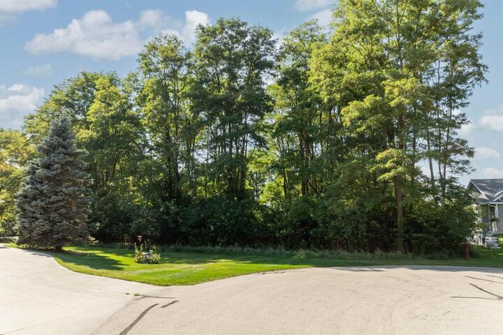 Property Photo: 438 Bluebird Court WI 54941