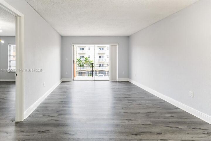 Property Photo:  365 NE 125th St 302  FL 33161 