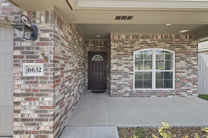 Property Photo:  6632 Woodbridge  TX 77657 