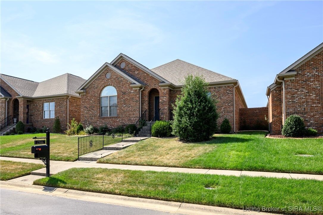 Property Photo: 2506 Quail Chase Court IN 47172