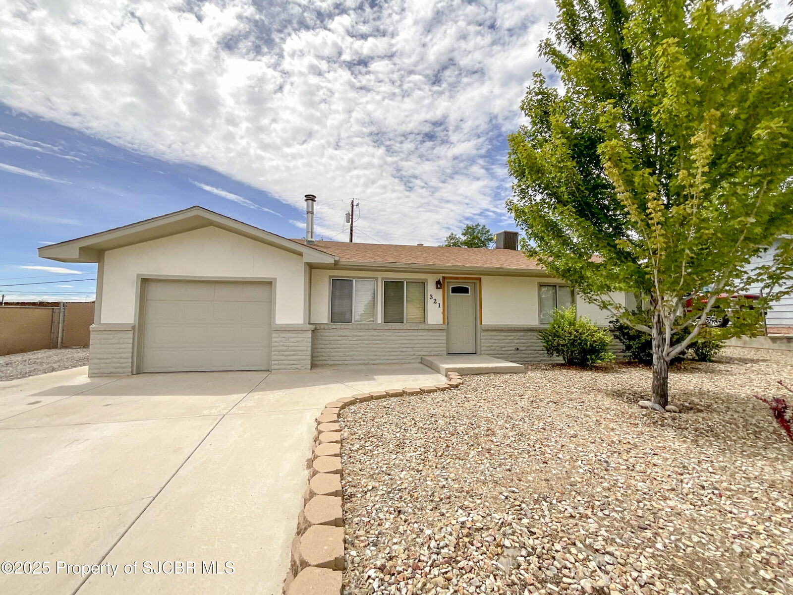 Property Photo:  321 Arnold Drive  NM 87410