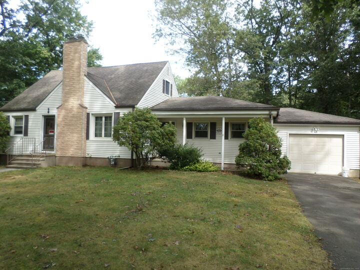 5 Tennyson Avenue  North Haven CT 06473 photo
