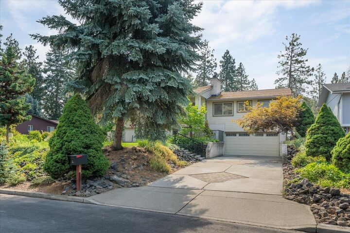 Property Photo:  2925 W 17th Ave  WA 99224 