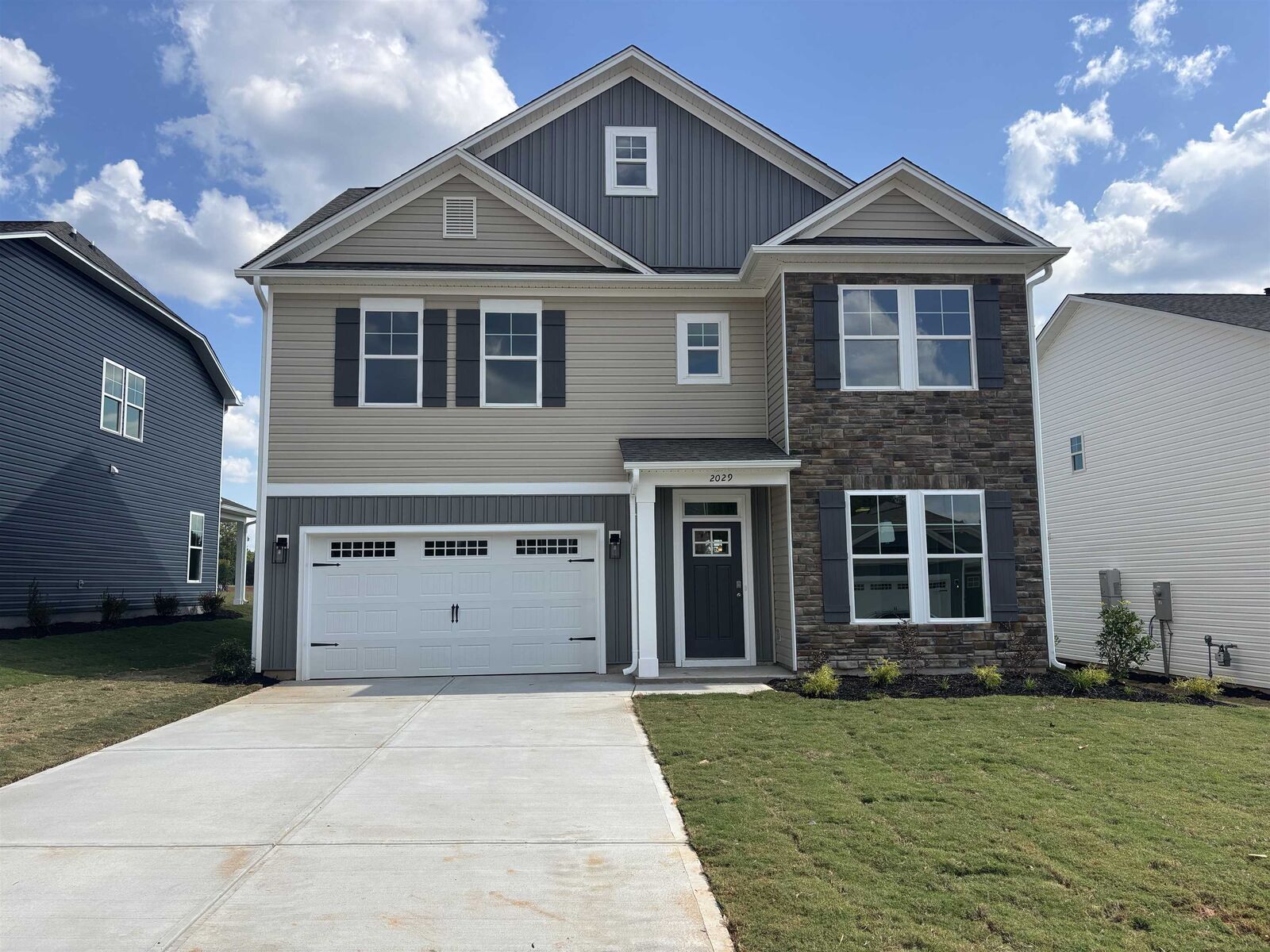 Property Photo:  2029 Halton Oaks Drive  SC 29303 