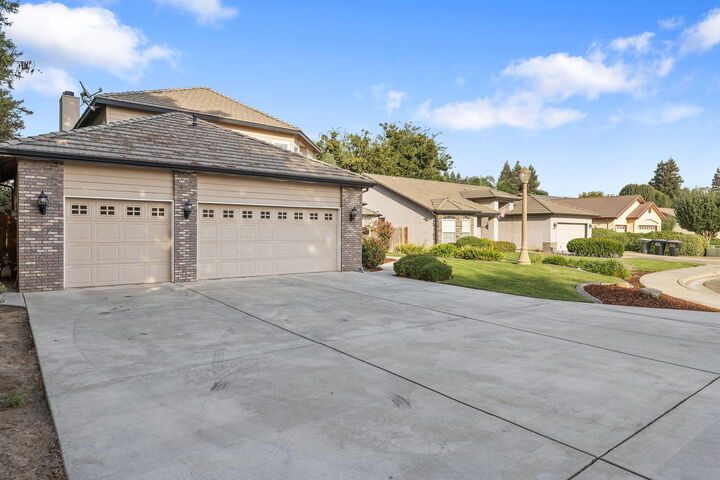 Property Photo:  3024 S Byrd Street  CA 93292 