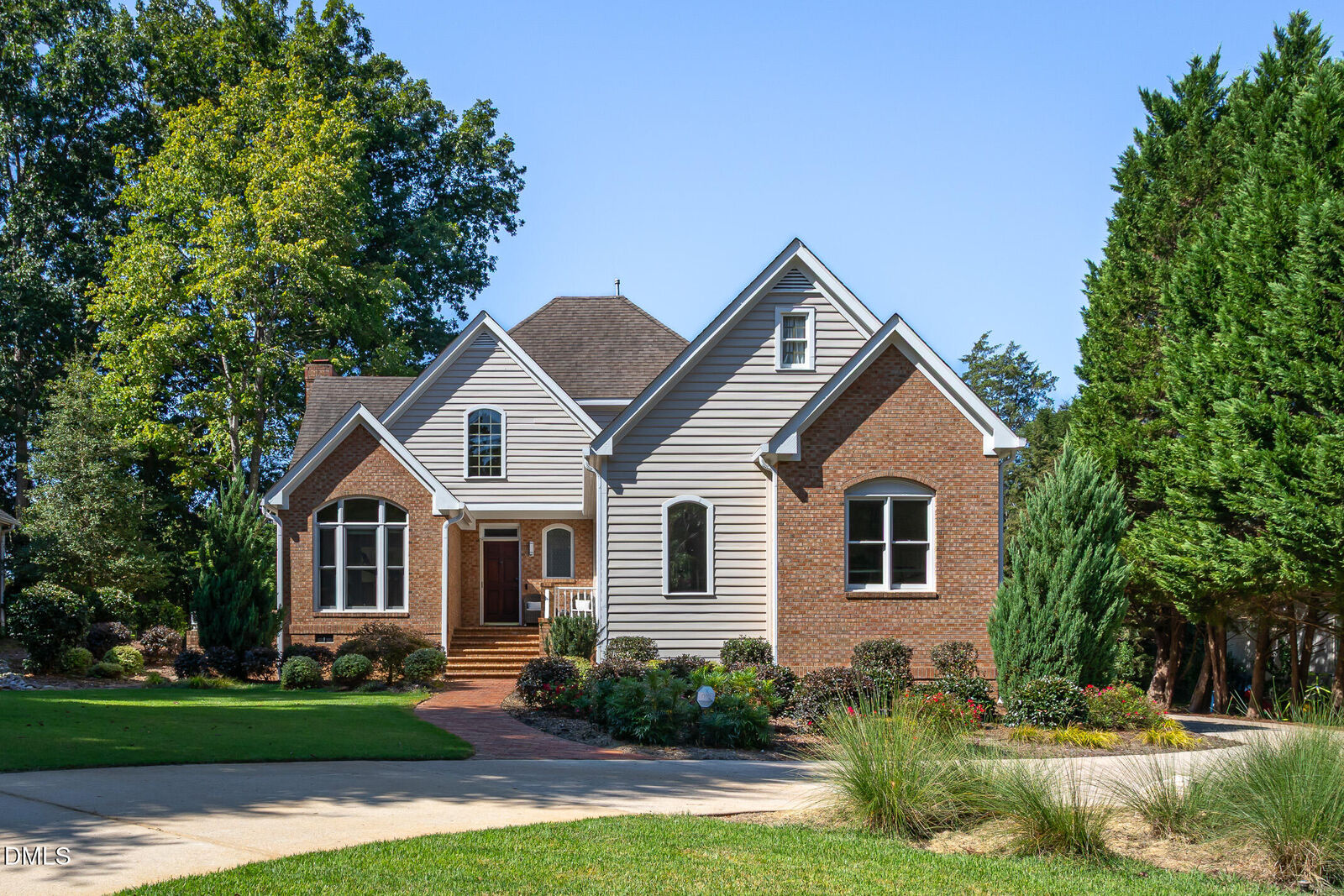 Property Photo: 8713 Gleneagles Drive NC 27613